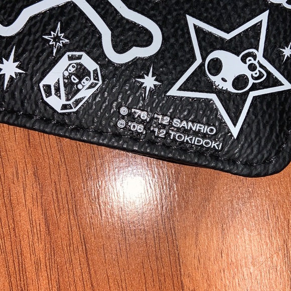 NWOT Hello Kitty x Tokidoki Card Case - Picture 4 of 7